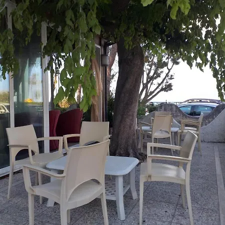 In Bb - Quadruple In - A Few Meters From The Sea Guest house *