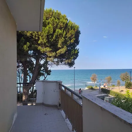 Nocleg ze śniadaniem Quadruple In - Just A Few Meters From The Sea Pineto