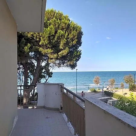Bed & Breakfast Quadruple In - Just A Few Meters From The Sea Pineto