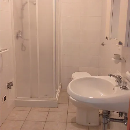 Quadruple In - Just A Few Meters From The Sea بينيتو