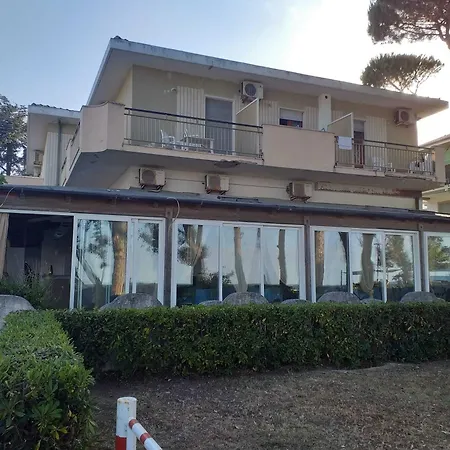 Quadruple In - Just A Few Meters From The Sea فندق مبيت وإفطار بينيتو
